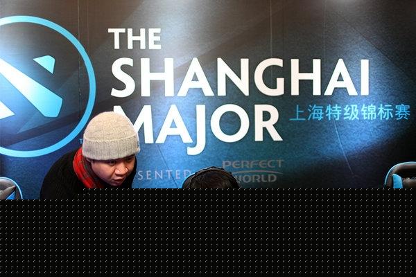 FaZe 在 PGL 布加勒斯特 2025 中击败 Complexity 获得第三名