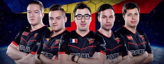 Weibo Gaming 庆祝 Xiaohu 的生日：祝胡兄在新的一年里大放异彩，愿他的热情永远燃烧！