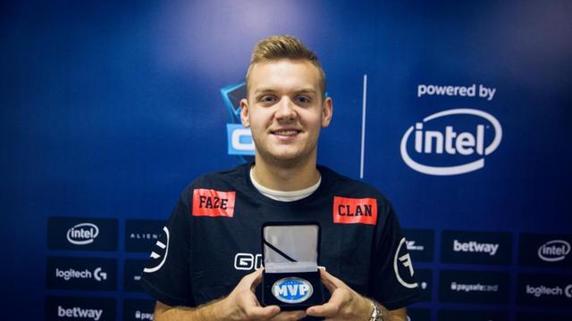 TES vs IG忍界大战天公不作美，比赛将延期举行